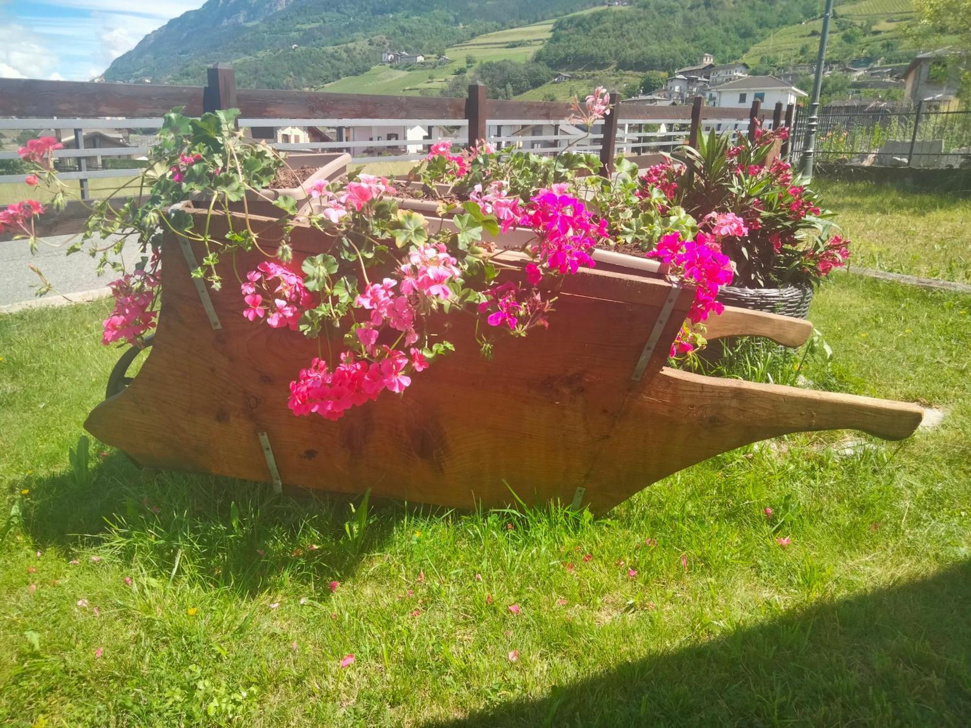 Appartamento Signorile Con Giardino Aosta Exterior photo